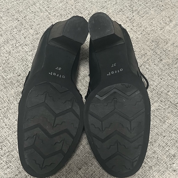 Beautiful Black Leather Atrai Shoe Heel - Picture 5 of 7